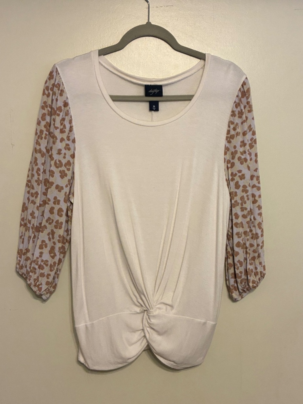 Buckles Daytrip brand women's blouse size medium